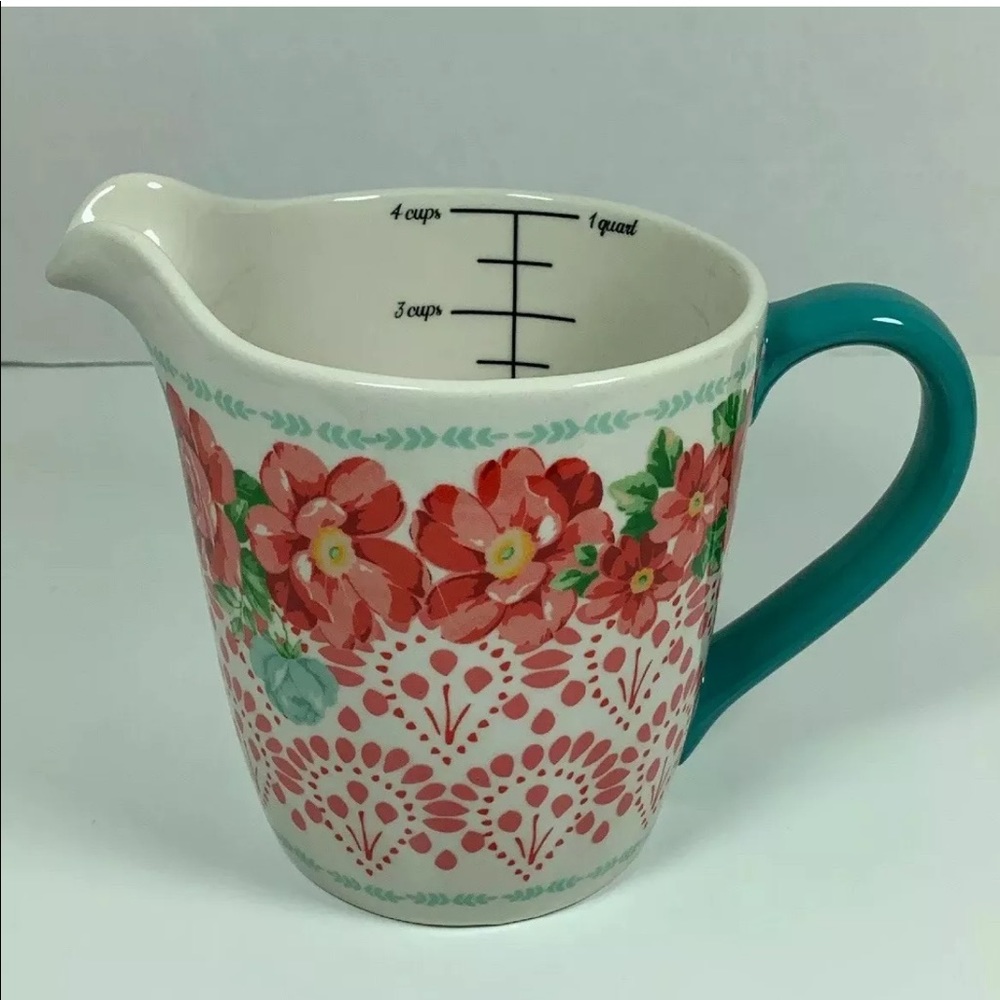 Pioneer Women measuring cup